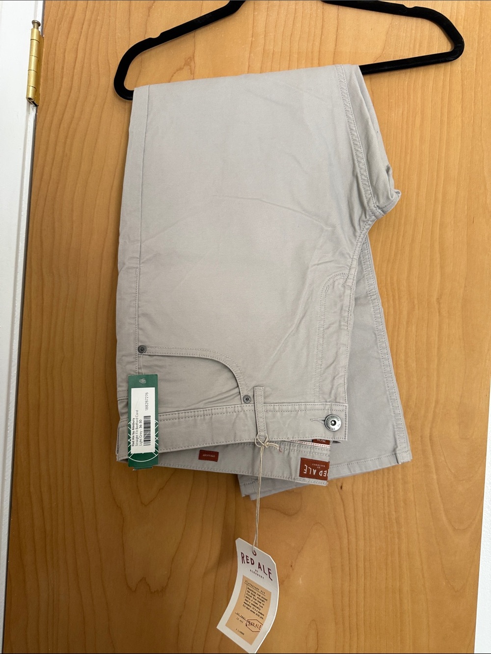 Levi's Men's Light Gray Flat-Front Shorts